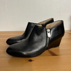 Adrienne Vittadini Black Leather Wedge Booties 6.5 Midge